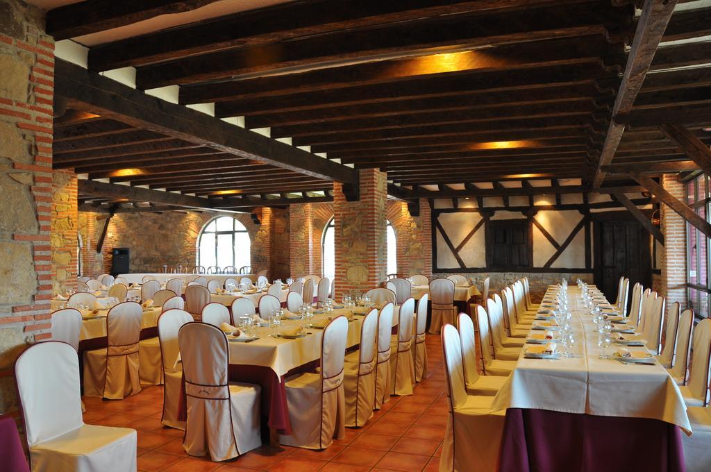 Apartamentos El Mirador Del Soto Sotoserrano Bagian luar foto