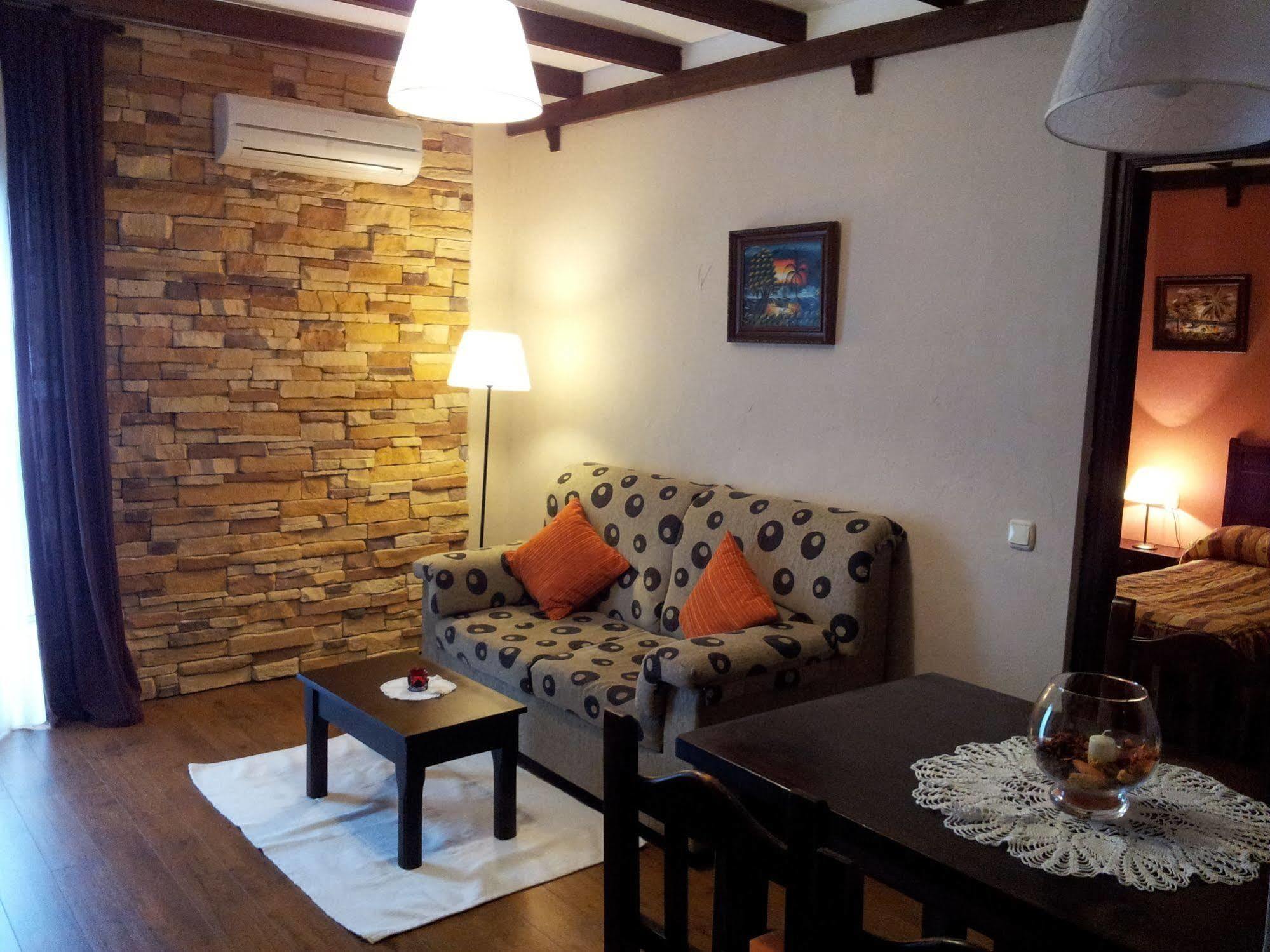 Apartamentos El Mirador Del Soto Sotoserrano Bagian luar foto